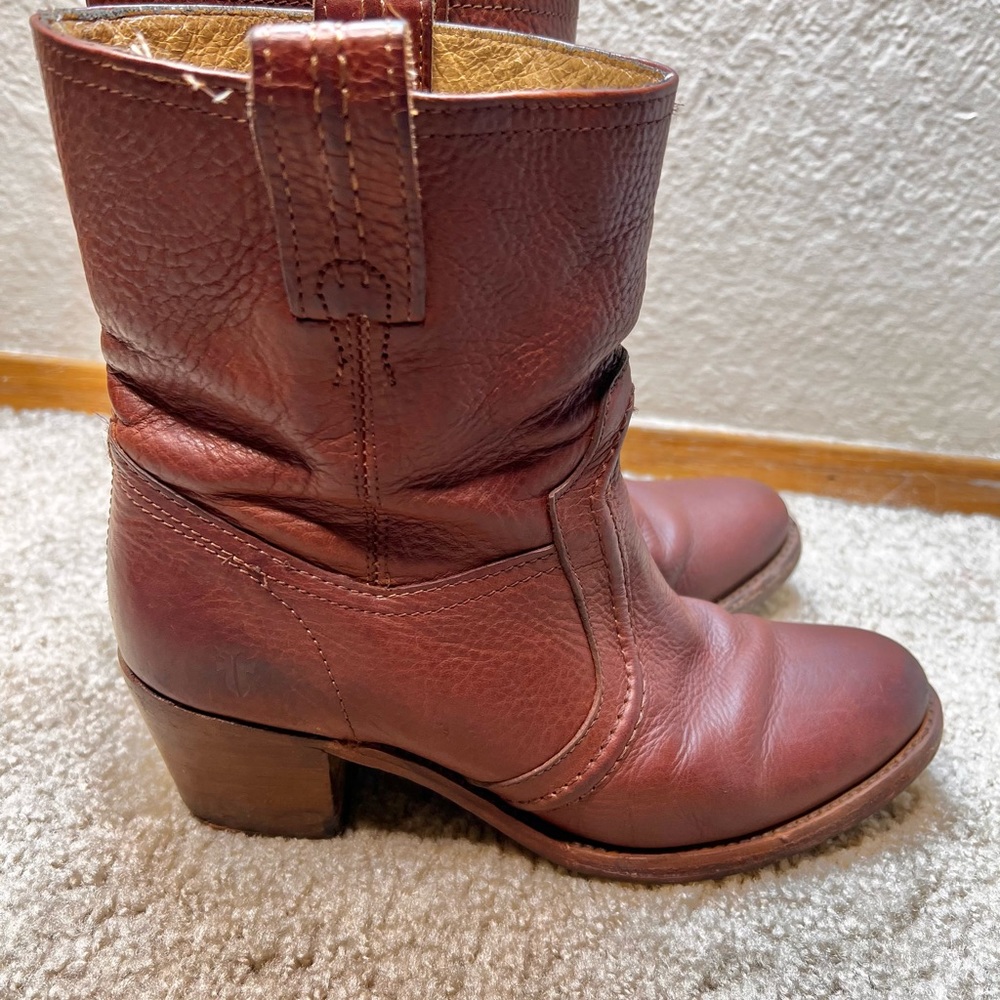 Frye Jane Trapunto Cognac Leather Boots Size 7B - Picture 3 of 10